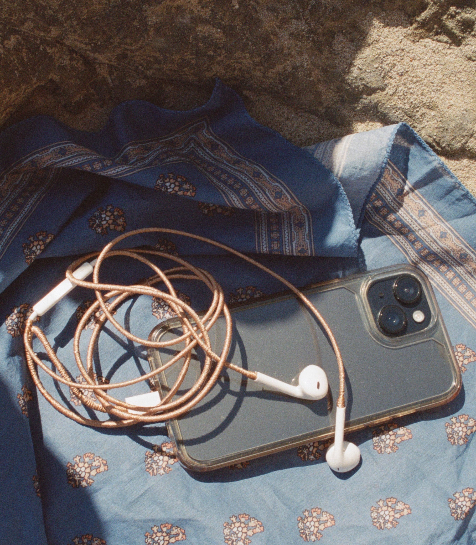 LE POM POM & DÔEN HEADPHONES -- BRONZE